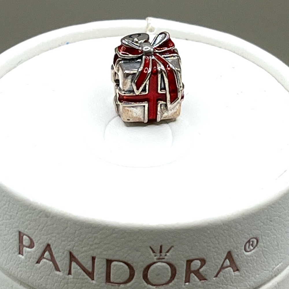 🎁 Pandora 2012 Sterling Silver S925 Red Enamel Gift Box Present Charm 791086EN27
